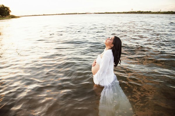 Quelles sont les meilleures façons d'impliquer son partenaire dans la préparation à l'accouchement ?